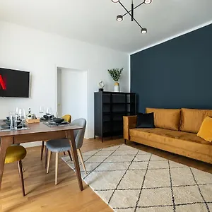  Apartment Bright Stylish With A Huge Terrace In A Location