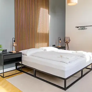 Apartment Myflat - Bright Near Station, Wien